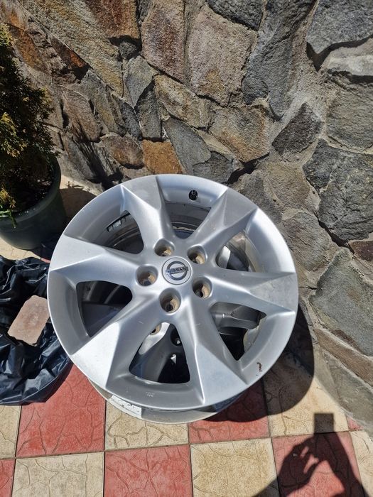 Диски від  Нисан жук на 17