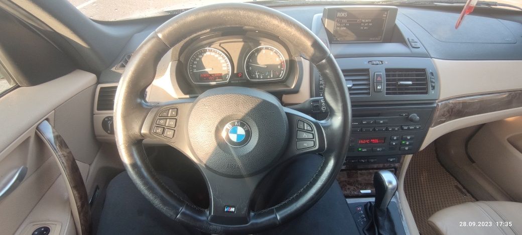 Продам BMW X3 E83
