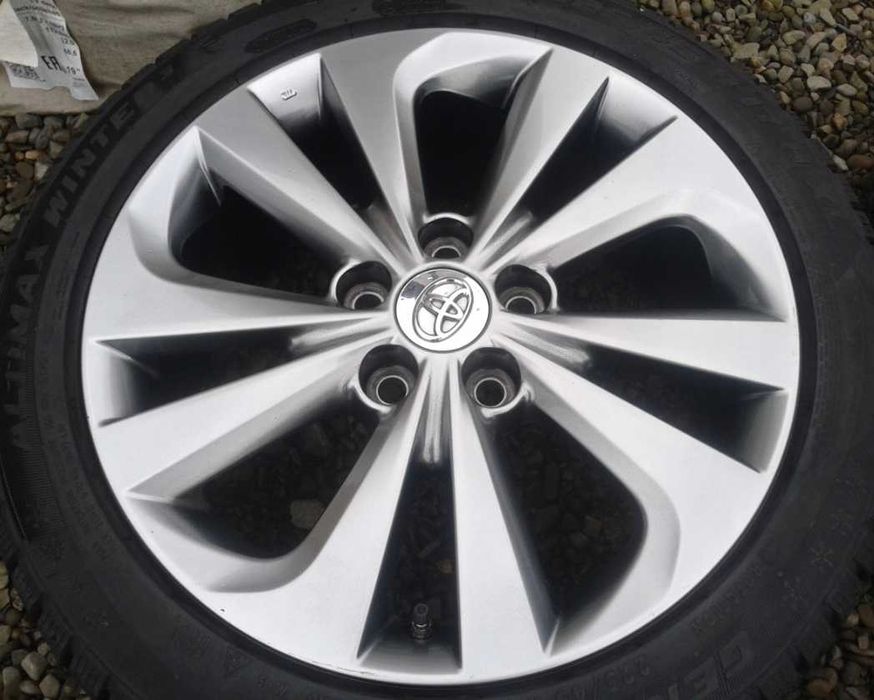Felgi Alu R17'' 5x114.3 toyota auris corolla szare avensis chr verso