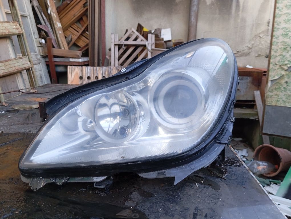 Farol principal Mercedes W219