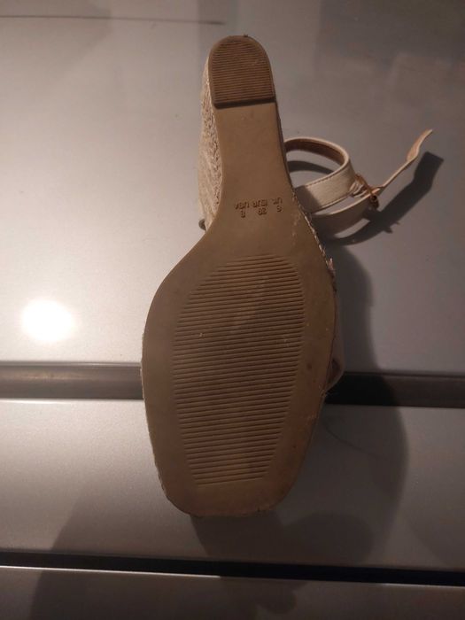 Sandálias Cunha Primark – Creme – Como Novas