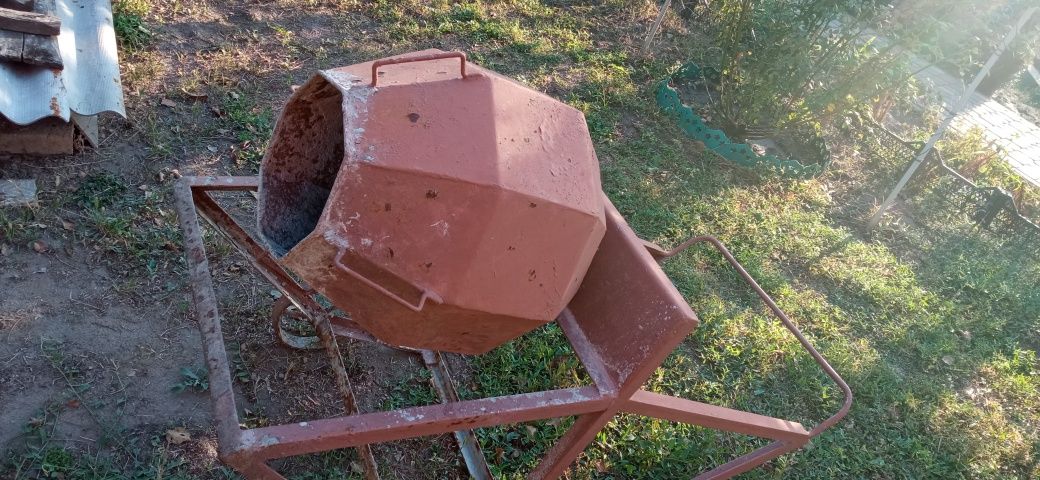 Продам ручную битономешалку