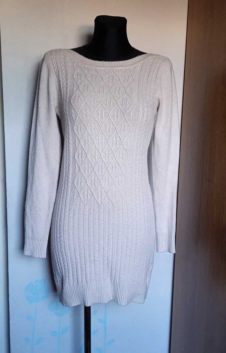 Beżowa sweterkowa sukienka r. 38/40