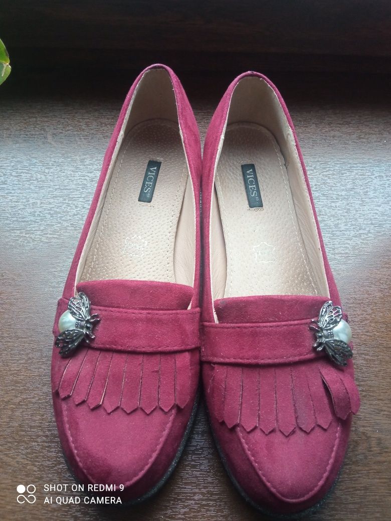Bordowe buty damskie