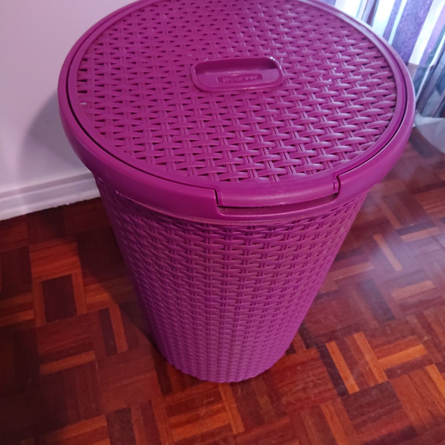 Decoração de quarto roxo