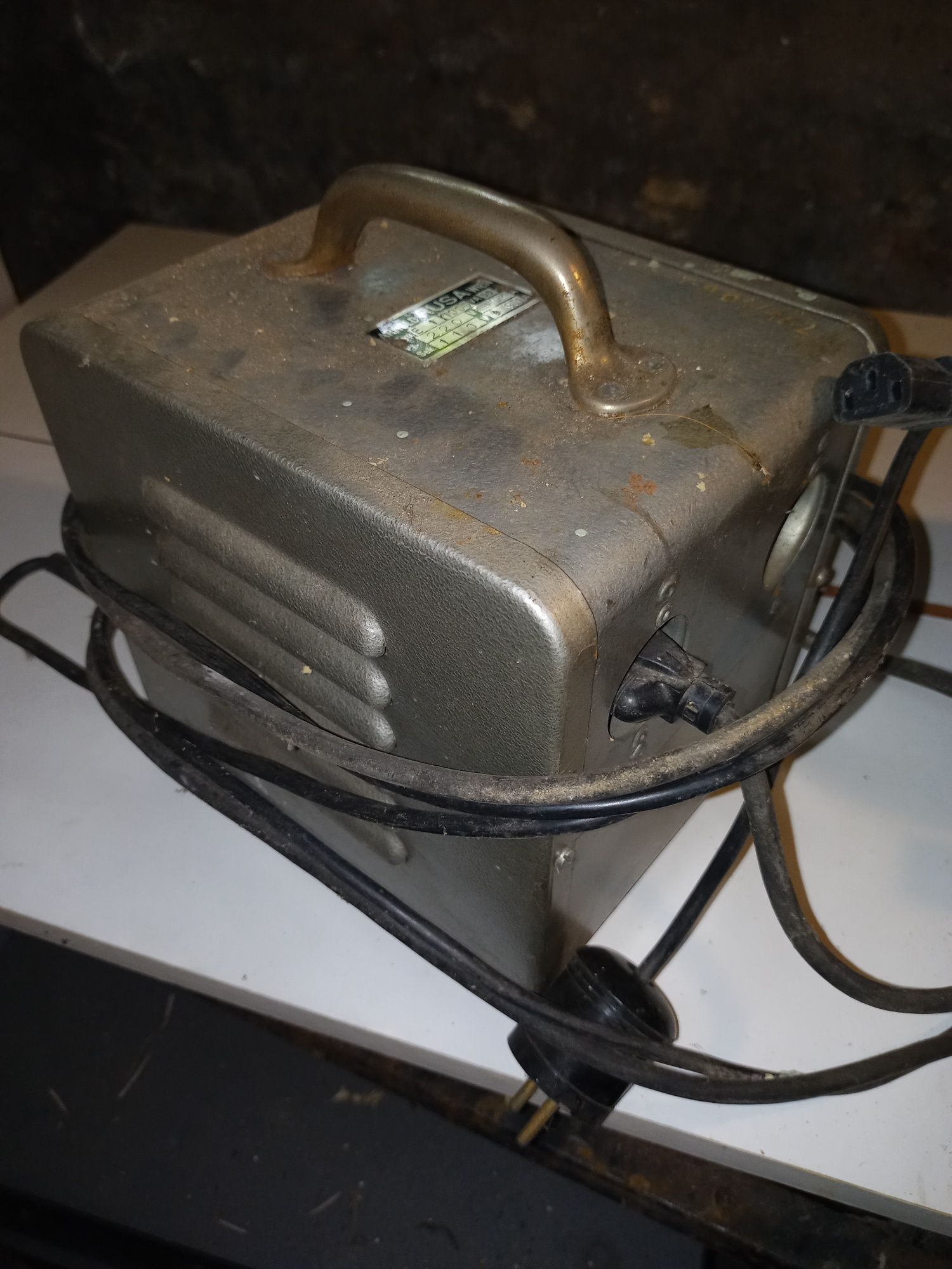 Zabytkowy transformator Arnold Rusa Wien 220/110v