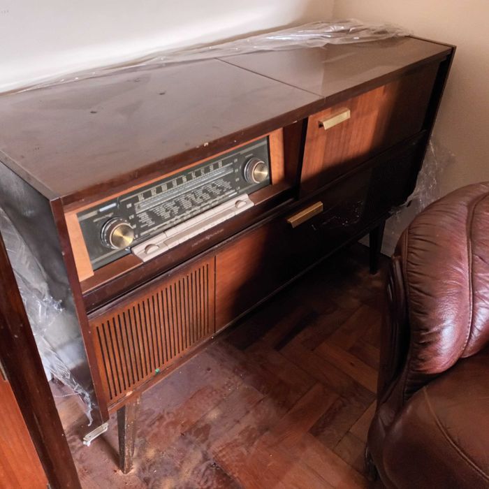 Rádio gira-discos vintage