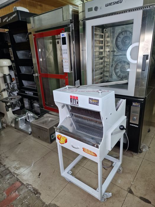 Хлеборезка для пекарни полуавтомат JAC професійна