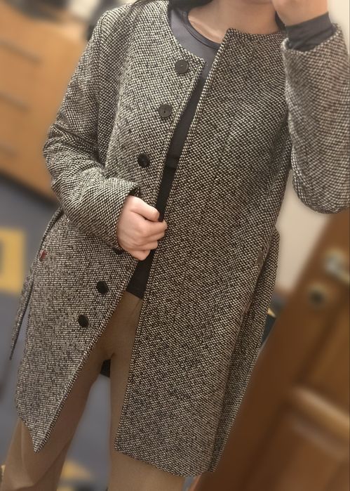 Пальто демісезонне, тепле, з поясом