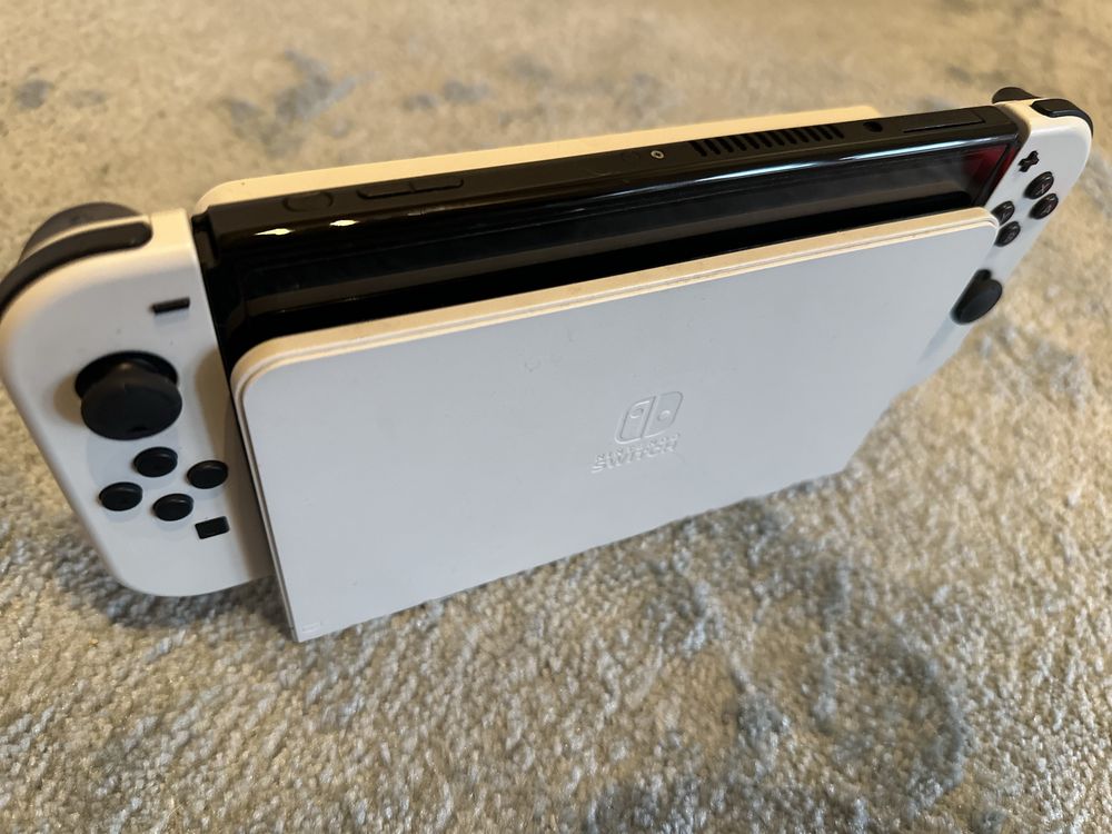 Mega zestaw nintendo switch oled supermario