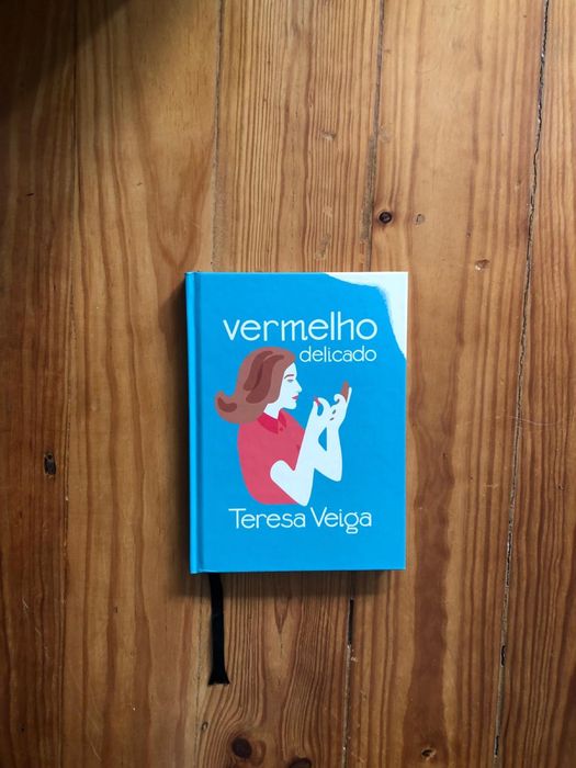 Teresa Veiga Vermelho Delicado