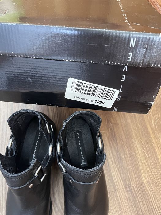 Жіночі черевики