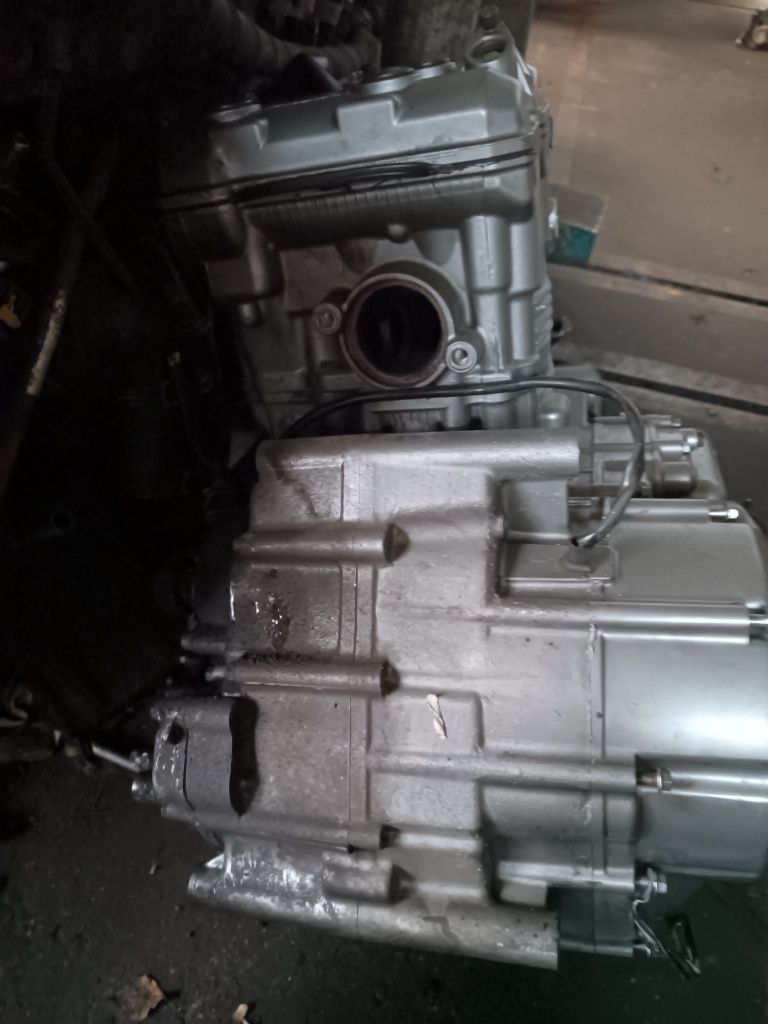 Suzuki sv1000 silnik na części
