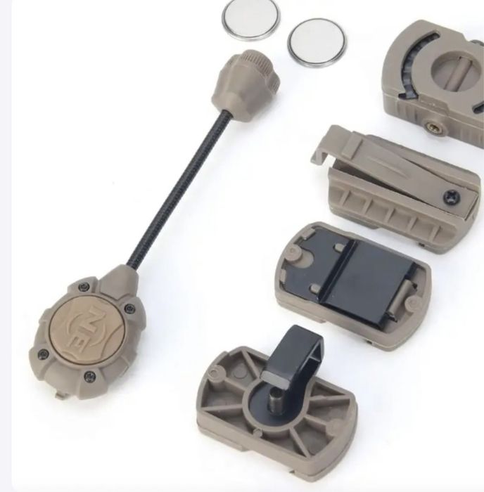 Тактический фонарик на шлем/Ліхтар на шолом батарейки в комплекті