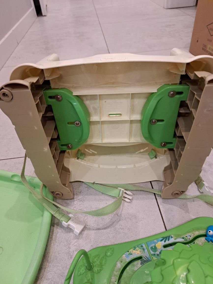Krzeselko do karmienia fisher price