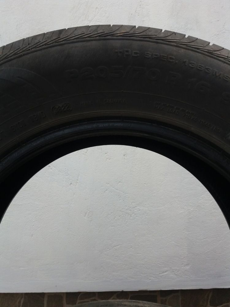 Коплект Гуми 205/70 R16