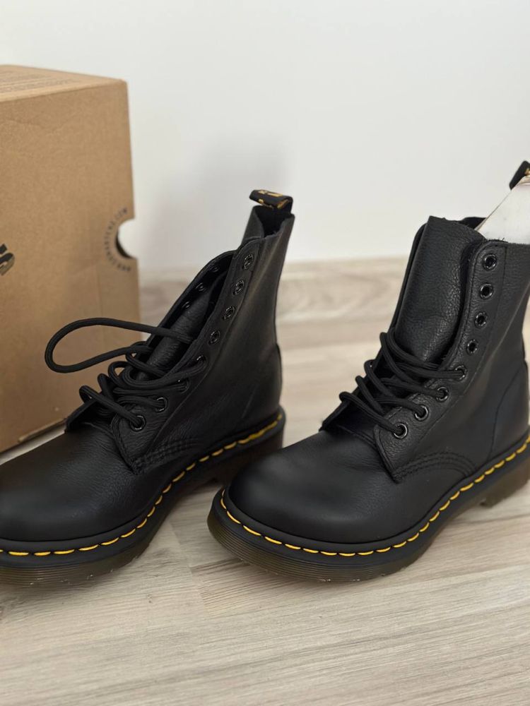 DR. MARTENS Черевики 1460 Pascal Black