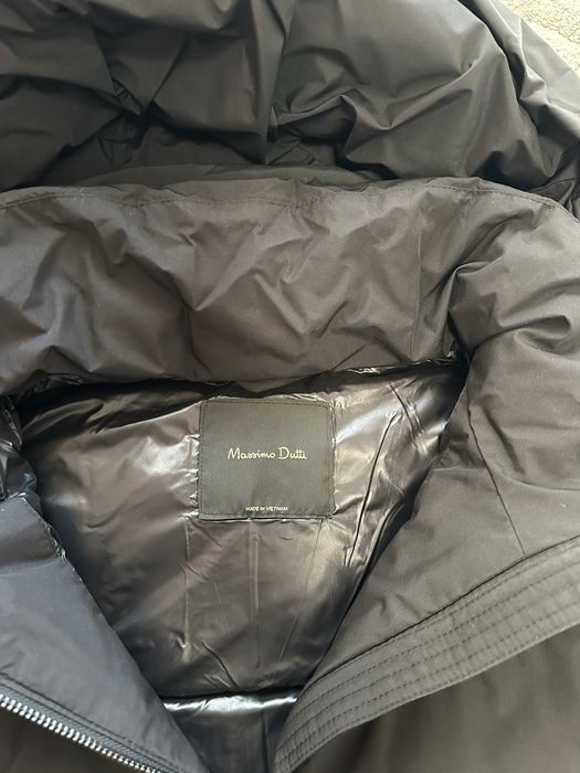Чорний пуховик Massimo Dutti