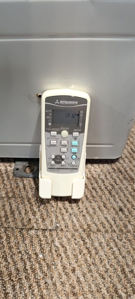 Klimatyzacja zewnętrzna z funkcją grzania 2,5 Kw, Mitsubishi.