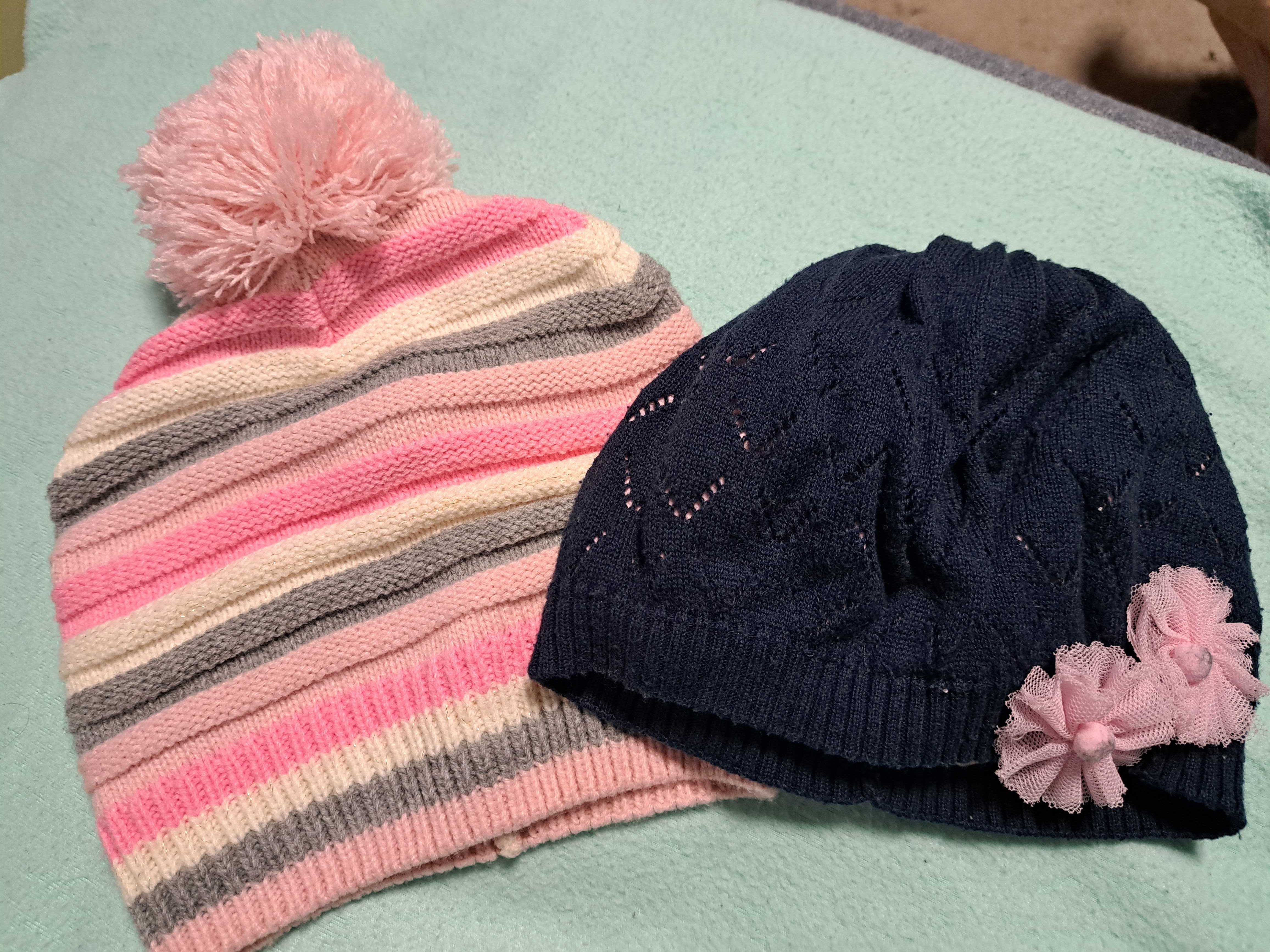 Komplet 2 czapek dla dziewczynki 3-4 latka różowa pompon granat beret