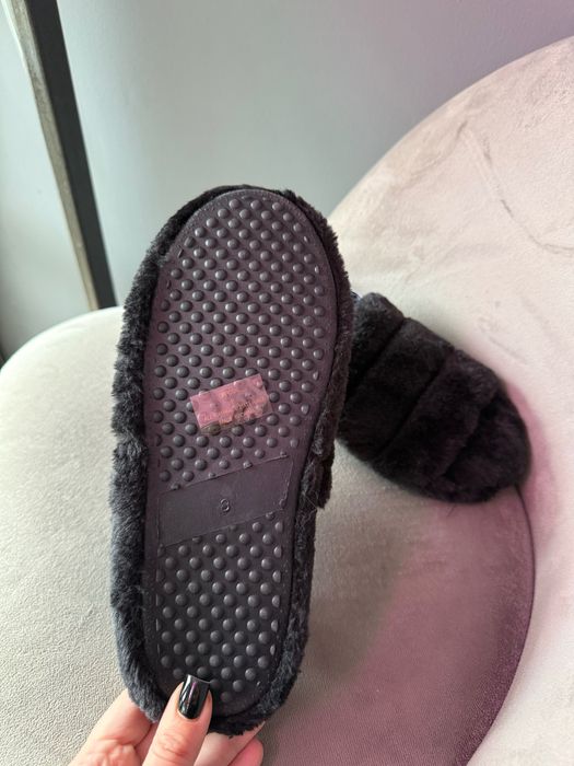 Капці на хутрі Guess