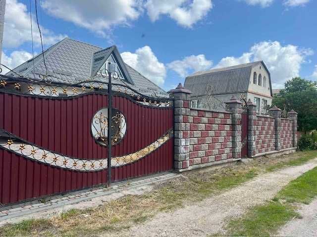 Продаж 2-х поверх. нового будинку з евроремонтом  м.Хмельницький