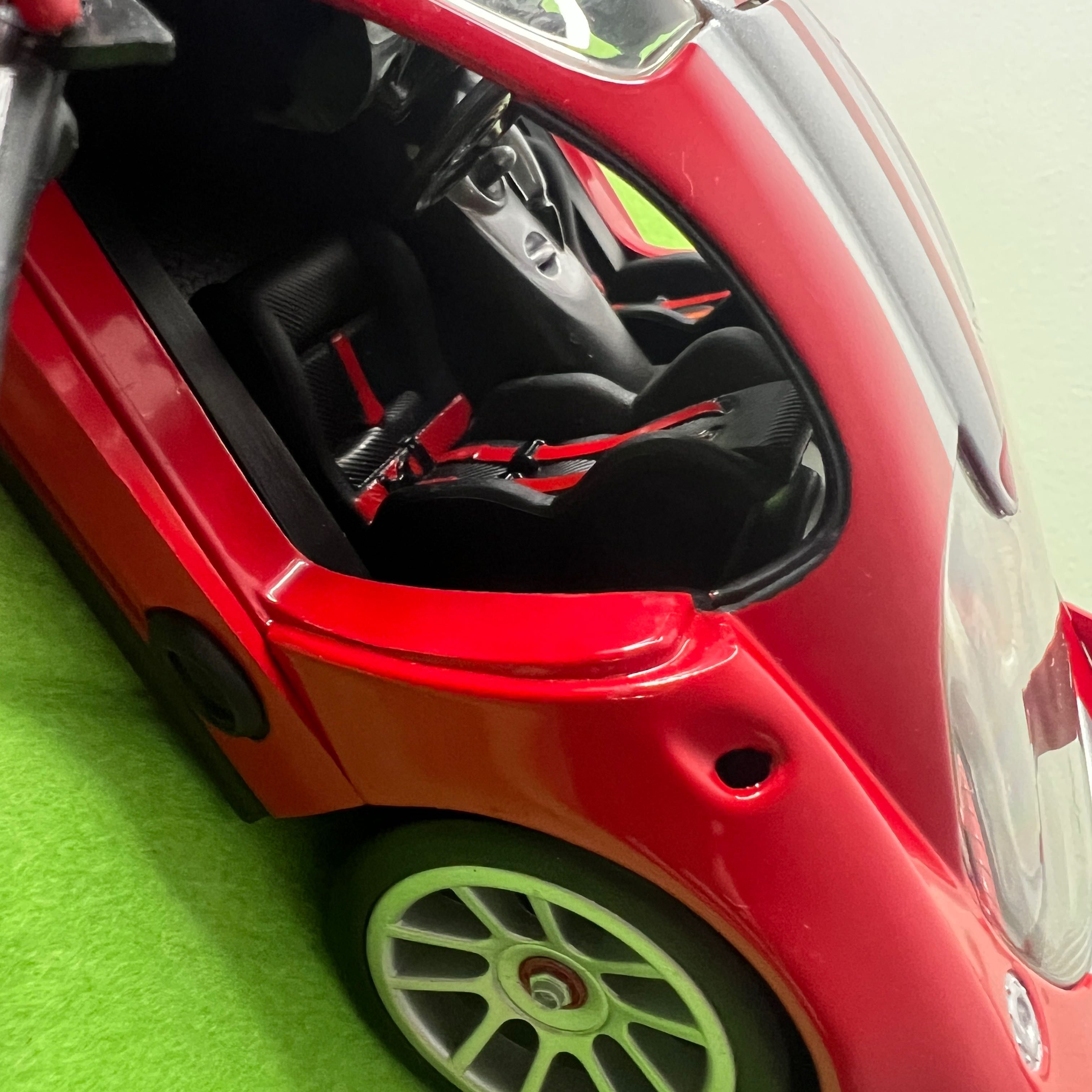 Dodge Viper GTS-R Hot Wheels 1:18 Diecast Miniatura com Base