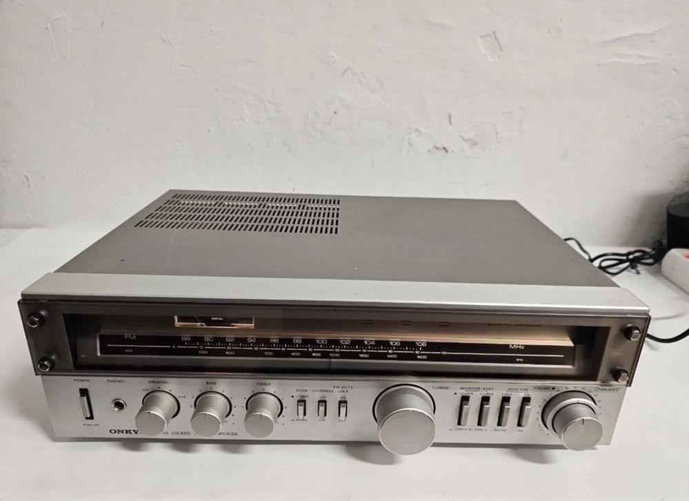 Am/Fm Stereo Amplituner Onkyo TX-2000, 2*40 W