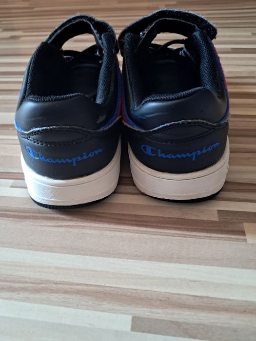 Buty chłopięce sportowe