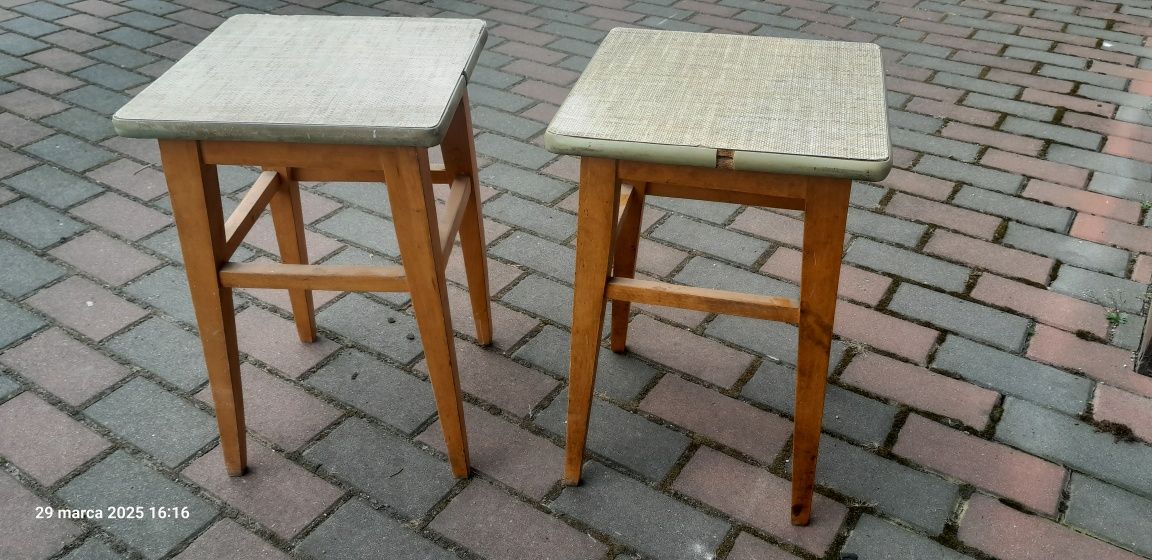 Stare taborety drewniane prl taboret antyk
