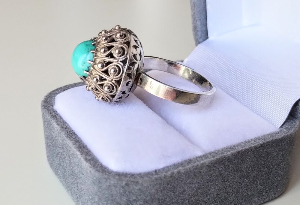 Śliczny srebrny  pierścionek Warmet Poziomka. PRL.