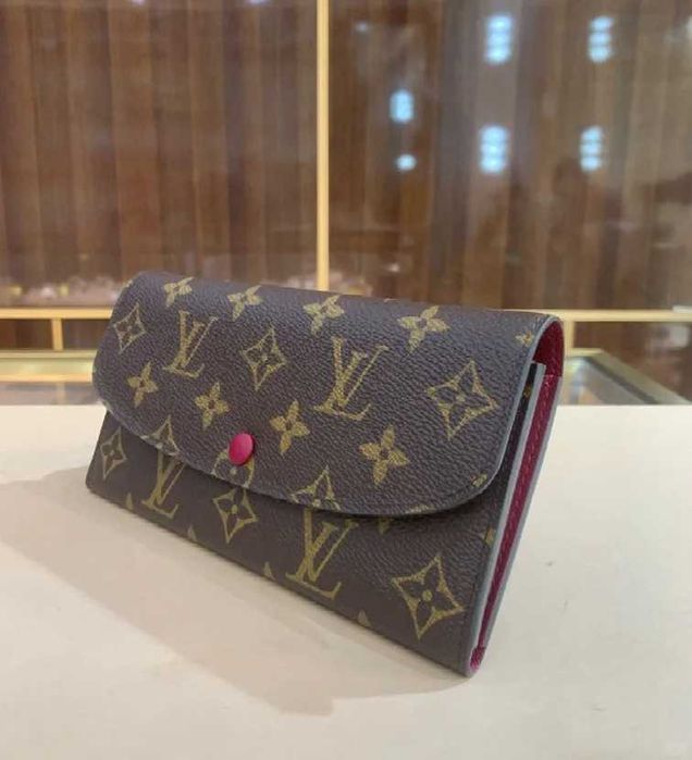 Portfel damski Louis Vuitton Emilie Monogram Róża czerwona przycisk