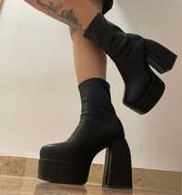 Жіночі черевики панчохи чорні шкіряні