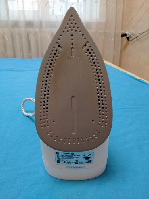 Утюг Polaris PIR 2281K