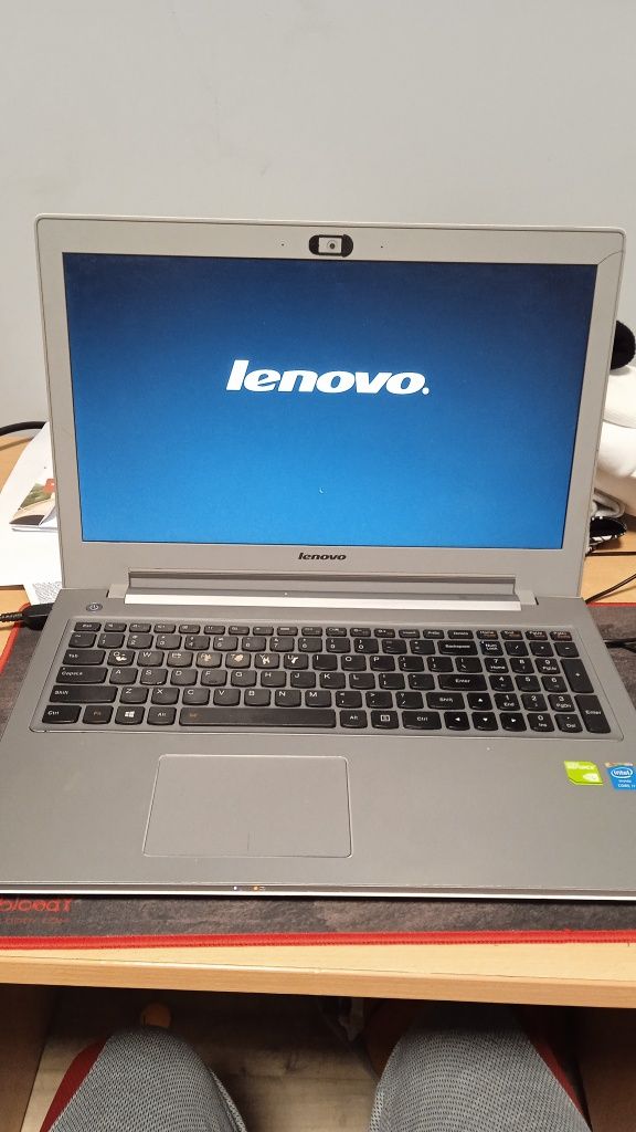 Laptop jest w dobrym stanie, laptop Lenovo