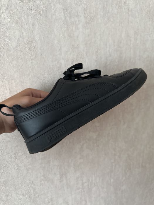 Шкіряні кросівки пума 39