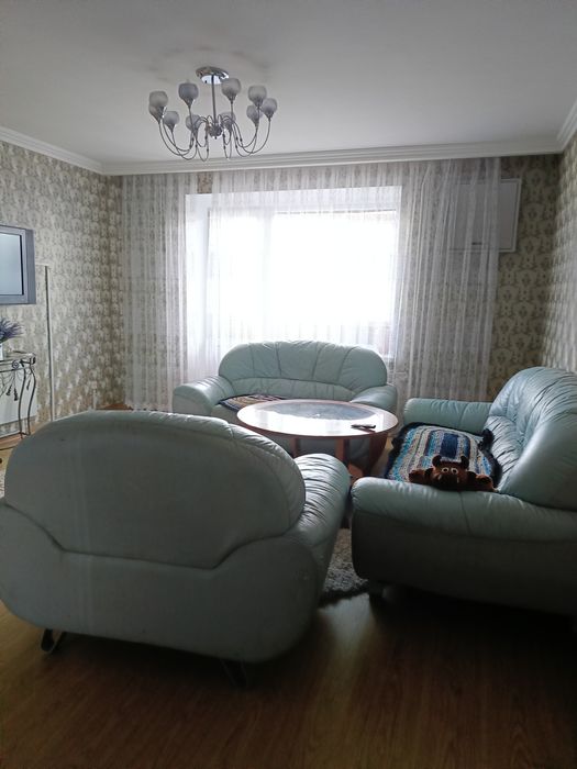 Продам 4 кімнатну квартиру, з автономним опаленням, велика кухня,Тинда