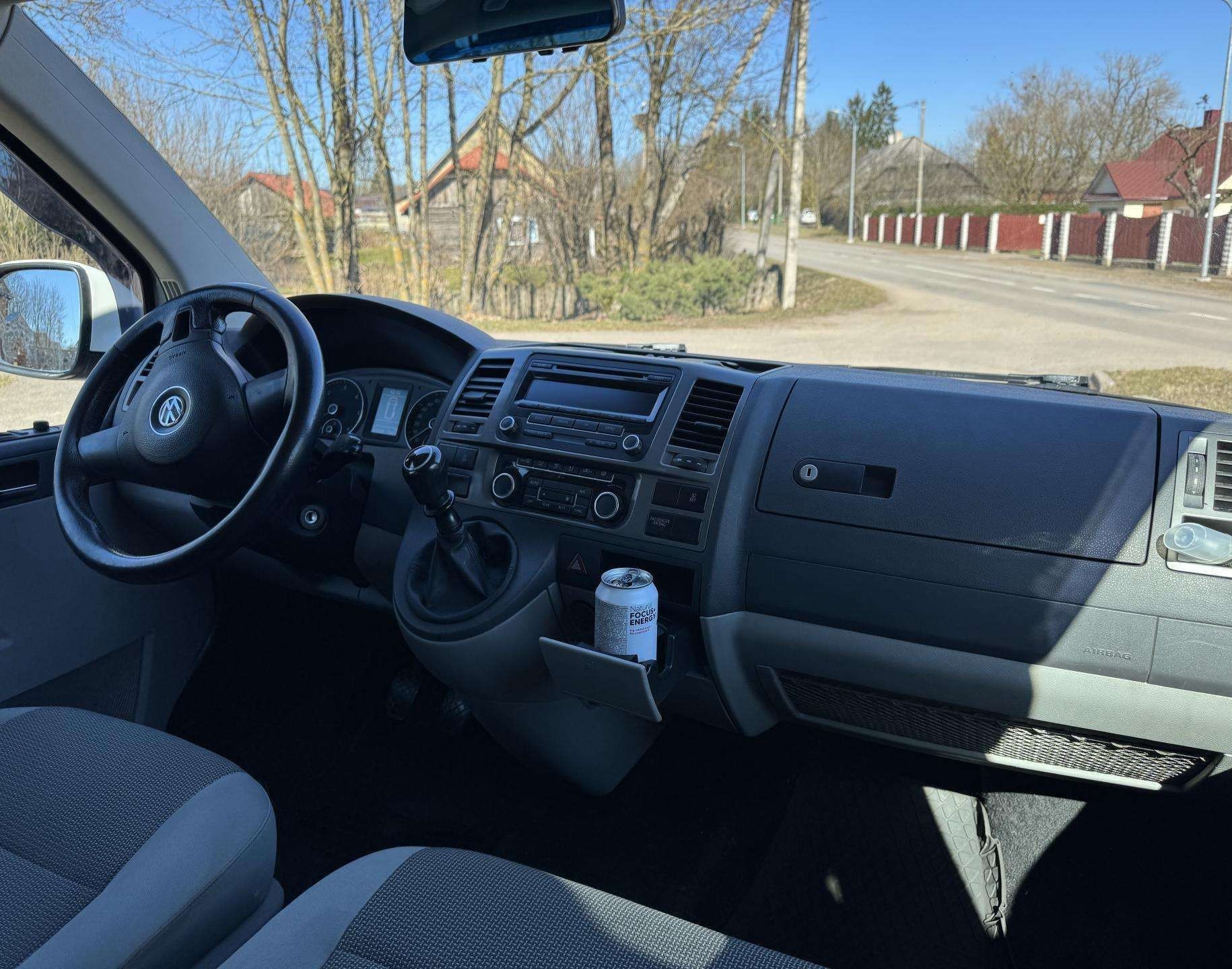 Volkswagen Caravelle 2014
2.0 l., Минивэн