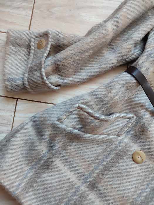 Якісний блейзер-пальтр у складі якого 20%мохеру,40%шерсті та 40%віскоз