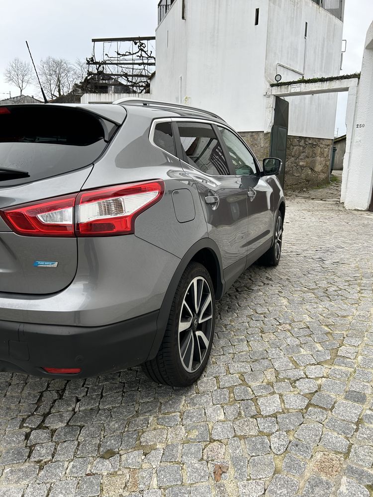 Nissan Qashqai 1.5 dCi Tekna Premium Pele