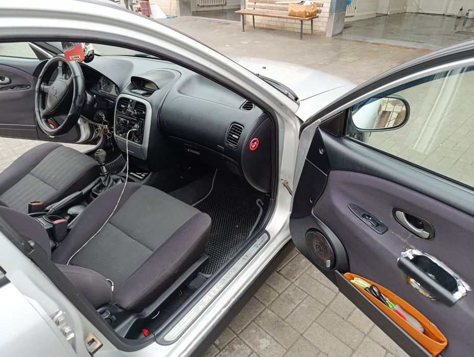 Продам Mitsubishi Carisma