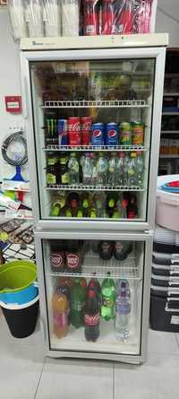 Armário frigorífico de bebidas ou lacticínios
