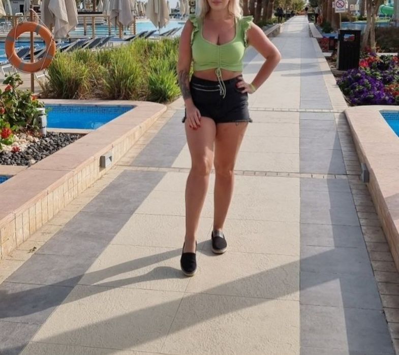 Krotki top zara 40