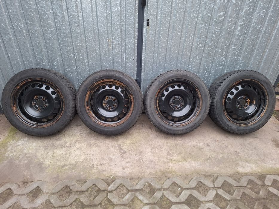 Komplet felg stalowych z oponami r.16 5x100 VW
