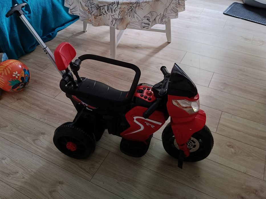 Rowerek dziecięcy elektryczny