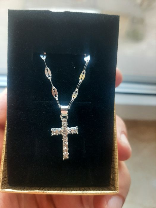 Срібний хрестик з ланцюжком