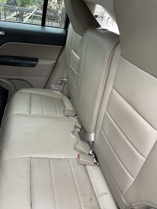 Салон сидіння шкіра бежевий комплект Jeep Compass-Patriot 2011-16 USA