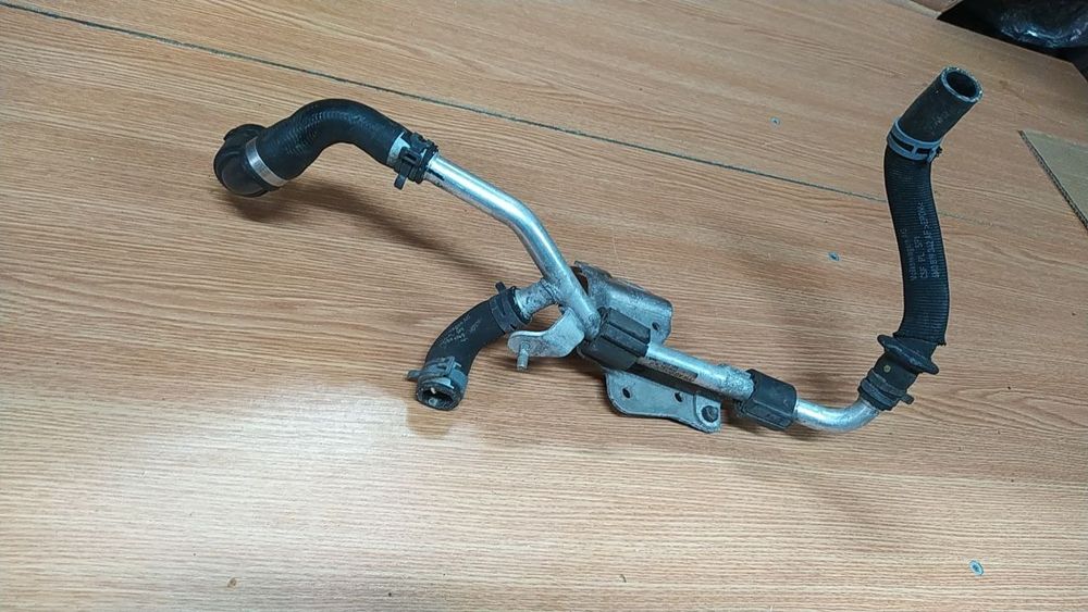 Porsche cayenne 9y0 патрубок охолодження 4m0819927g