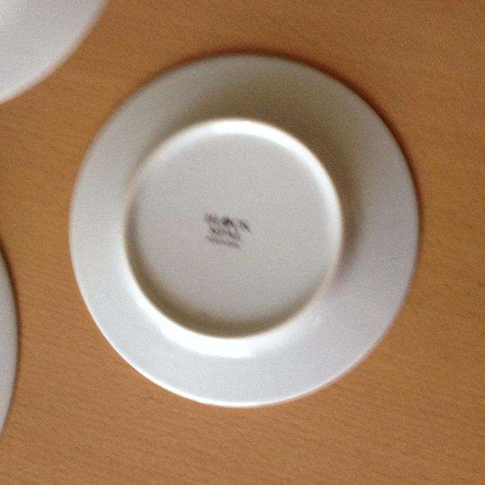 4 Pratos em porcelana SPAL, têm pouco uso, estão impecáveis
