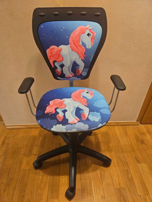 Krzesło obrotowe dla dziewczynki